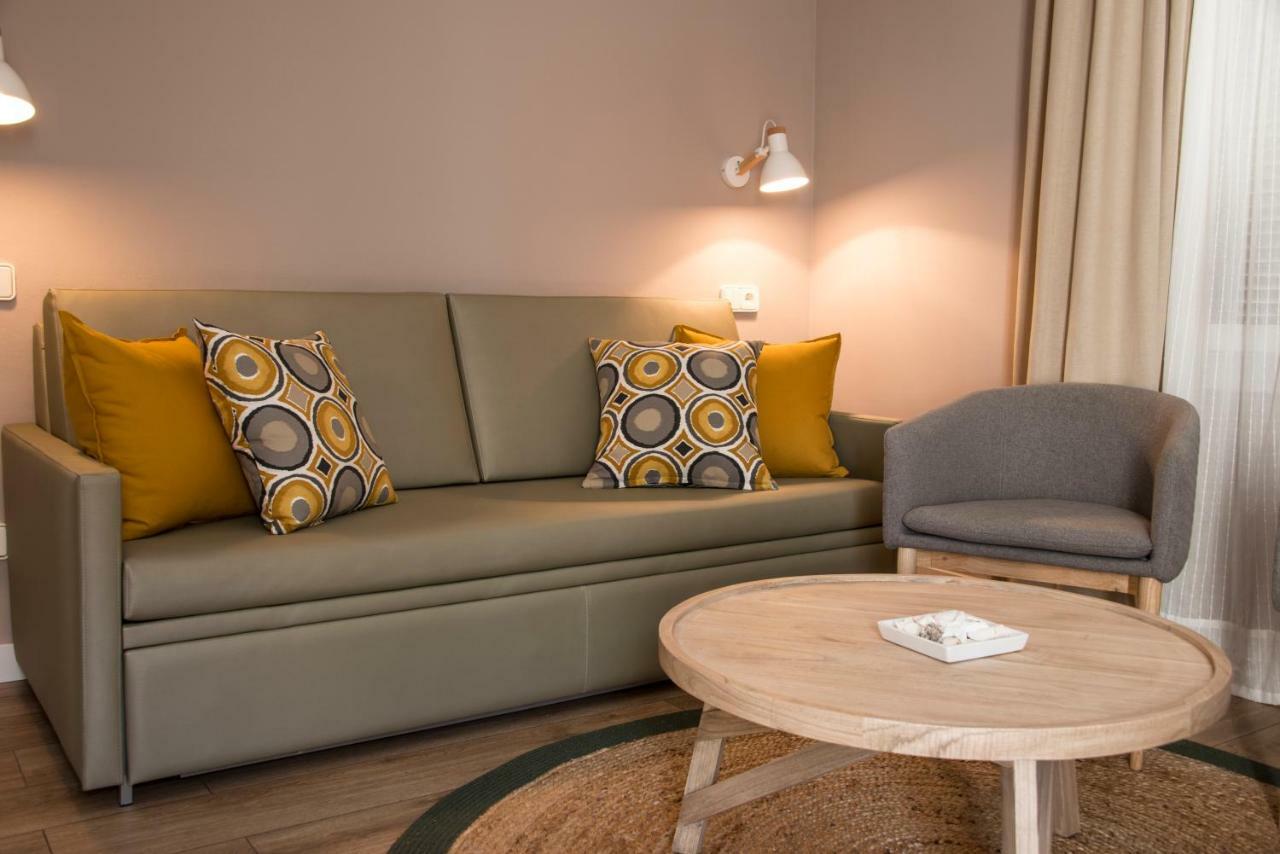 Hotel Capri Сиджес Экстерьер фото
